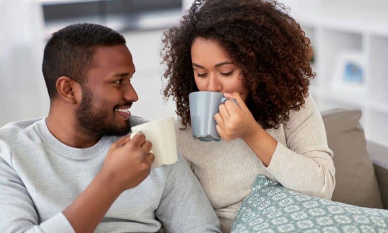 Chá relaxante para dormir profundamente e acordar bem.