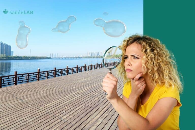 Visão com manchas flutuantes.