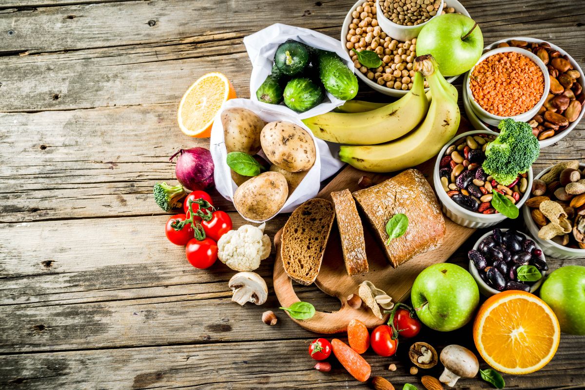 Alimentos que cortam a diarreia: 10 opções seguras e eficientes 1 Alimentos que cortam a diarreia.