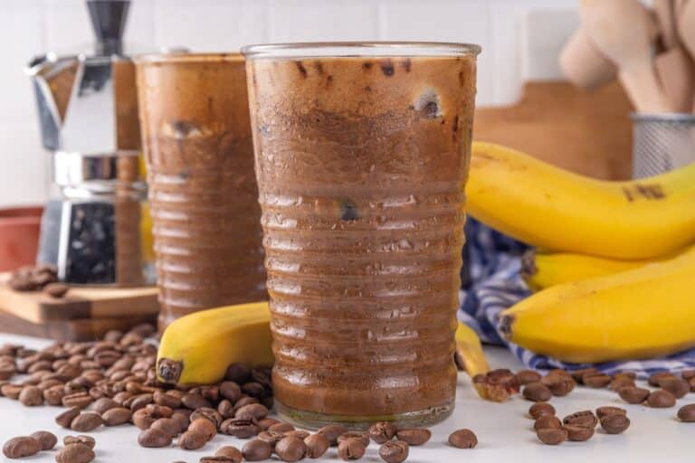 Banana com café faz mal mesmo, ou se é apenas mito? Descubra agora! 1 banana com café faz mal.