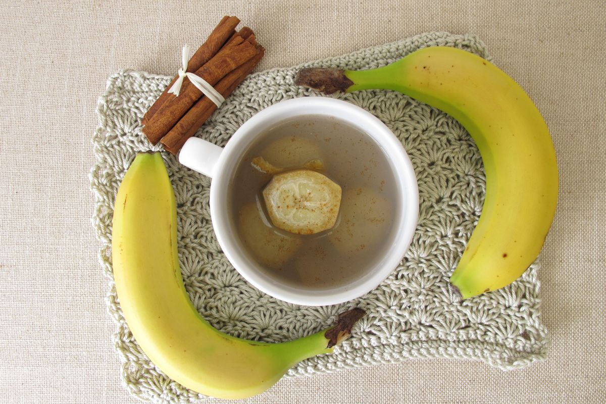 chá de banana com canela emagrece.