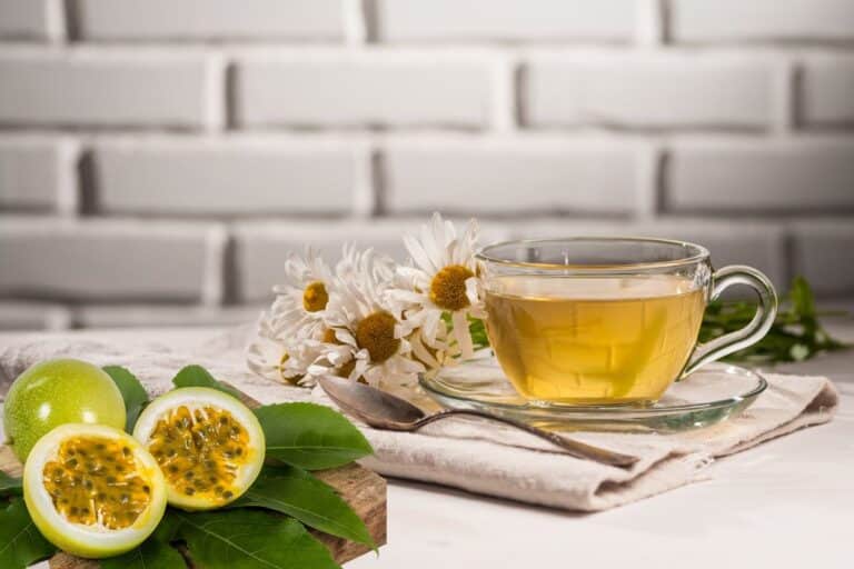Chá de camomila com maracujá abaixa a pressão? Veja seus benefícios 6 chá de camomila com maracujá abaixa a pressão.