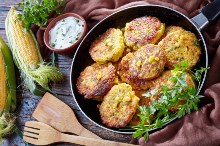 Bolinho simples de milho verde: um aperitivo delicioso e versão saudável 1 bolinho simples de milho verde.