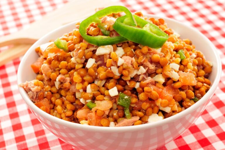 Salada de lentilha com atum: uma combinação perfeita para suas festas de réveillon 2 Salada de lentilha com atum.