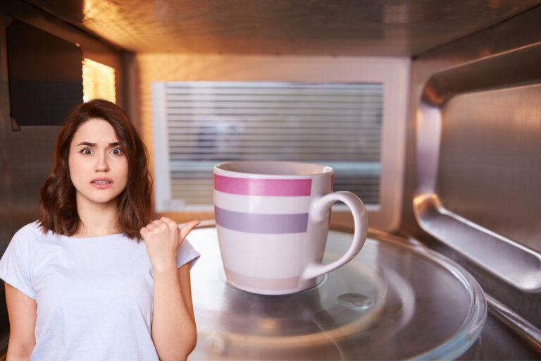 Café requentado faz mal? Descubra se a prática pode ser nociva 3 Café requentado faz mal.