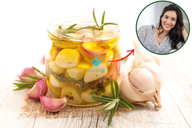 Azeite com alecrim e alho.