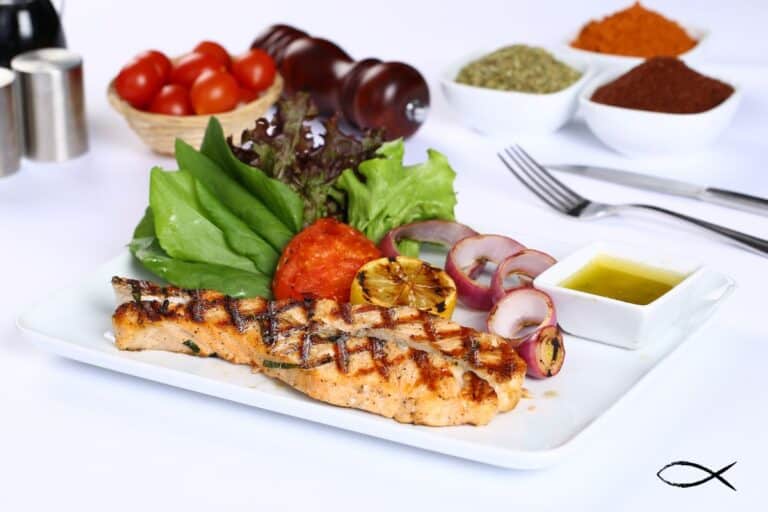 Filé de tilápia assado.