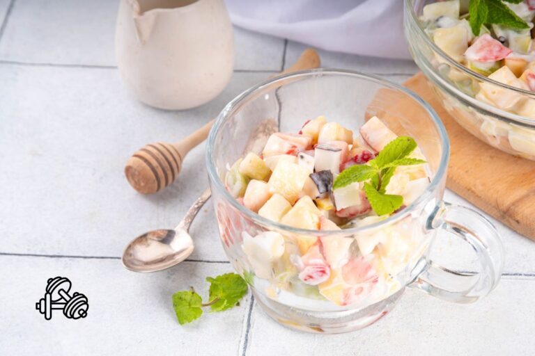 salada de frutas proteica.