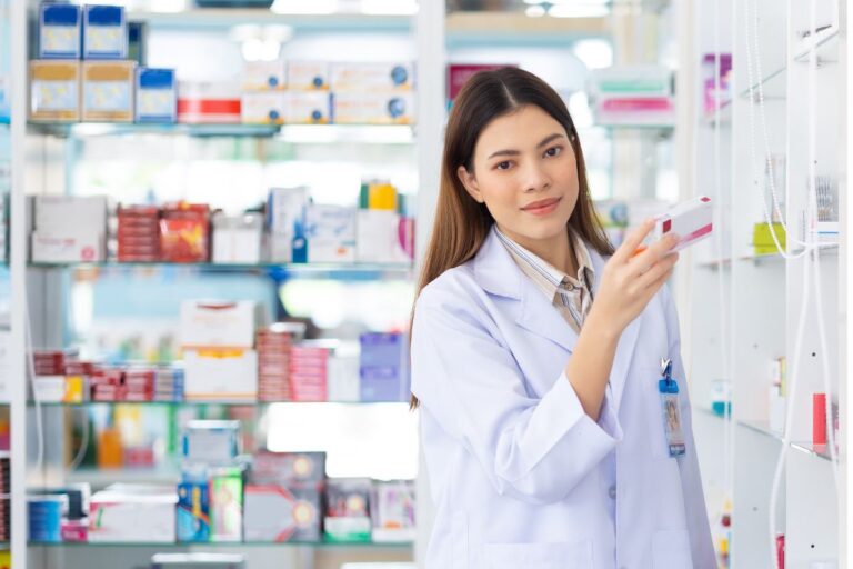 Farmacêutico: Papel essencial na saúde muito além dos medicamentos 3 Farmacêutico.