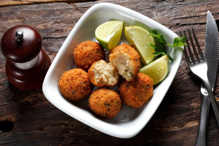 Bolinho de peixe: receita simples para um petisco saudável e cheio de sabor 2 Bolinho de peixe.