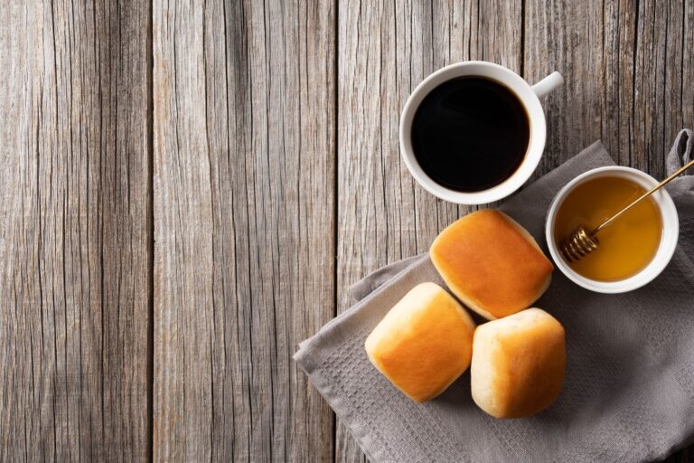 Café com mel: 8 benefícios dessa combinação saborosa e poderosa para sua saúde 1 café com mel.
