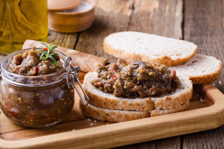 Patê de berinjela: acompanhamento perfeito para um lanche leve e saboroso 8 patê de berinjela.