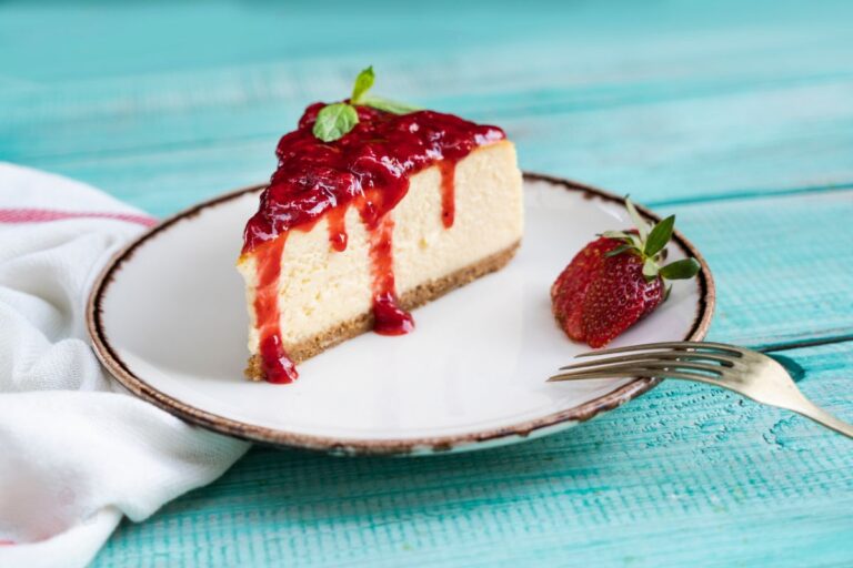 Cheesecake de morango fit: sobremesa saudável e deliciosa que você precisa experimentar 1 cheesecake de morango.