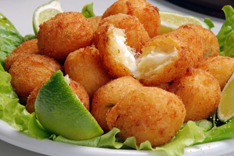 croquete de bacalhau.