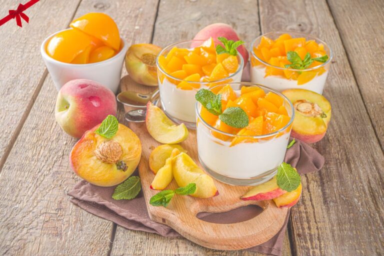 Sobremesa de pêssego com gelatina e creme de Leite perfeita para diabéticos 3 pêssego com gelatina e creme de leite.