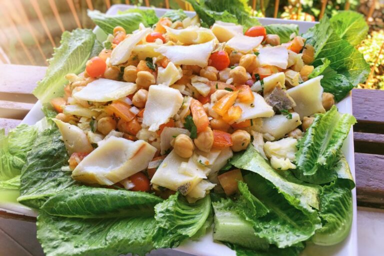 Salada de bacalhau com grão-de-bico: leve, sofisticada e muito saudável 5 salada de bacalhau com grão-de-bico.