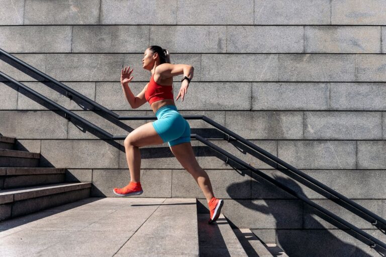 Subir escada: um exercício simples que transforma sua saúde 1 subir escada.