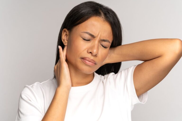 Síndrome da Tensão Cervical: Entenda as causas, sintomas e como aliviar 1 Síndrome da Tensão Cervical.