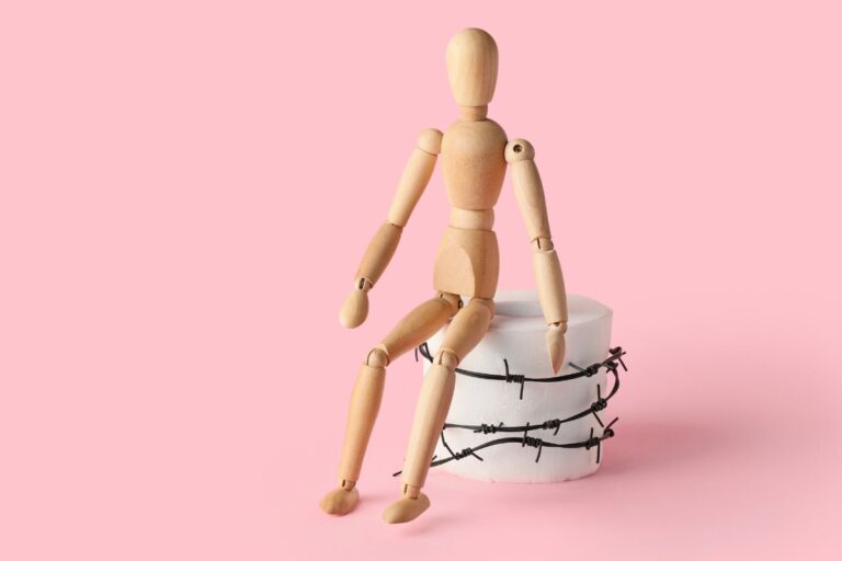 Esses são os 25 alimentos que pioram hemorroidas (para evitar agora mesmo) 6 alimentos que pioram hemorroidas.