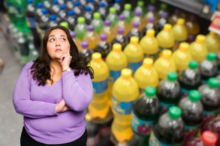 Bebidas adocicadas e seus efeitos na saúde: Estudo mostra como está aumentando o risco de doenças 8 bebidas açucaradas,