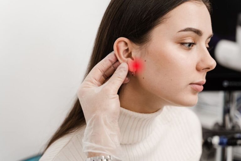 Minha orelha inflamou, devo tirar o brinco? Saiba o que fazer e como tratar 4 minha orelha inflamou, devo tirar o brinco?