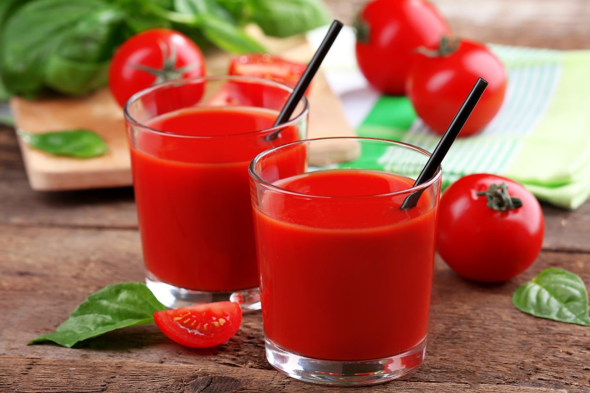 Qual a relação entre o licopeno do tomate e sua saúde mental? Nós te explicamos 1 Licopeno.