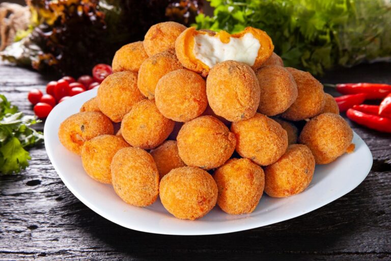 Croquete de batata com queijo: petisco tão gostoso que nem parece saudável 1 Croquete de batata com queijo.