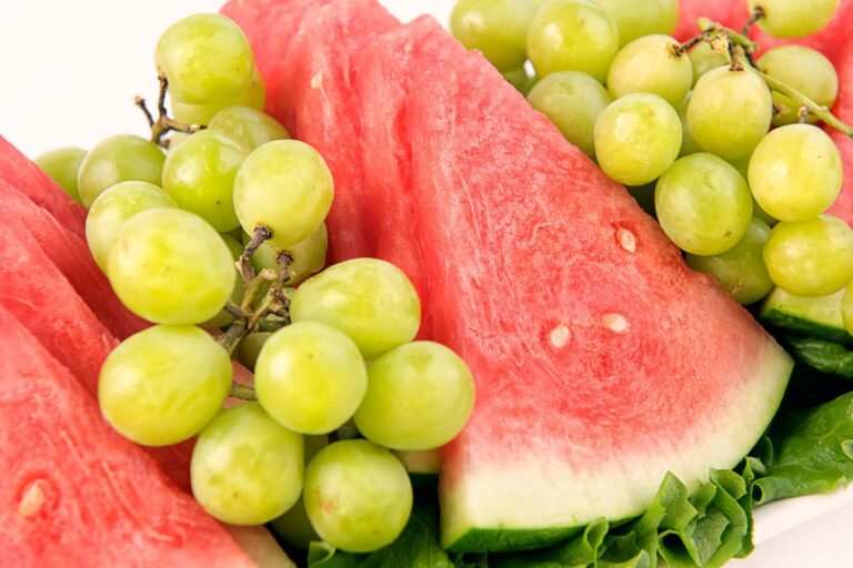 Melancia com uva faz mal? Descubra tudo sobre essa combinação 1 melancia com uva faz mal.