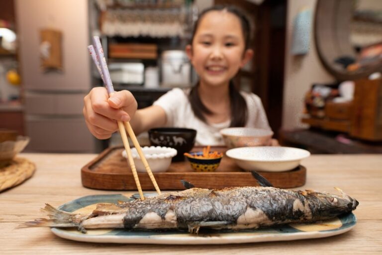 Por que as crianças deveriam comer mais peixe? Estudo faz descoberta intrigante 1 Benefícios de comer peixe.