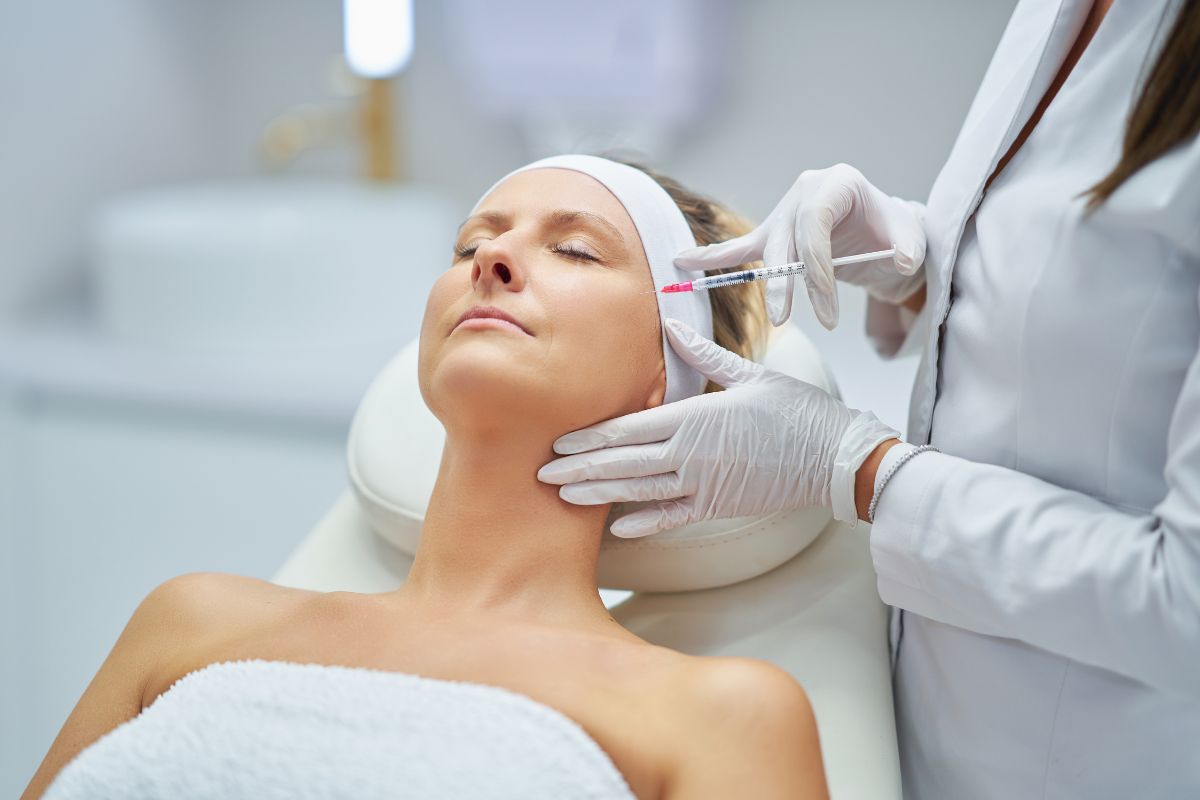 Botox pode causar botulismo? Entenda as reações possíveis após a aplicação 1 botox pode causar botulismo.