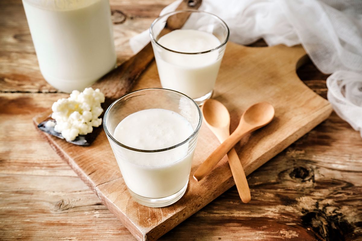 Kefir e iogurte: aliados ou mito na prevenção da osteoporose? 1 Kefir e iogurte.