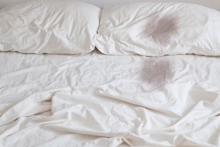 Por que homem mancha lençol? A ciência e os truques para acabar com isso 8 Por que homem mancha lençol?