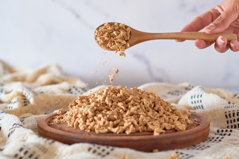 Prós e contras da proteína texturizada de soja: será que vale a pena incluir na dieta? 2 Proteína texturizada de soja.