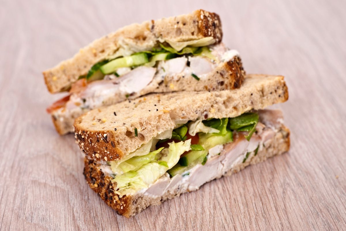 Depois que você provar esse sanduíche hiperproteico não vai mais querer jantar outra coisa 1 Sanduíche hiperproteico.
