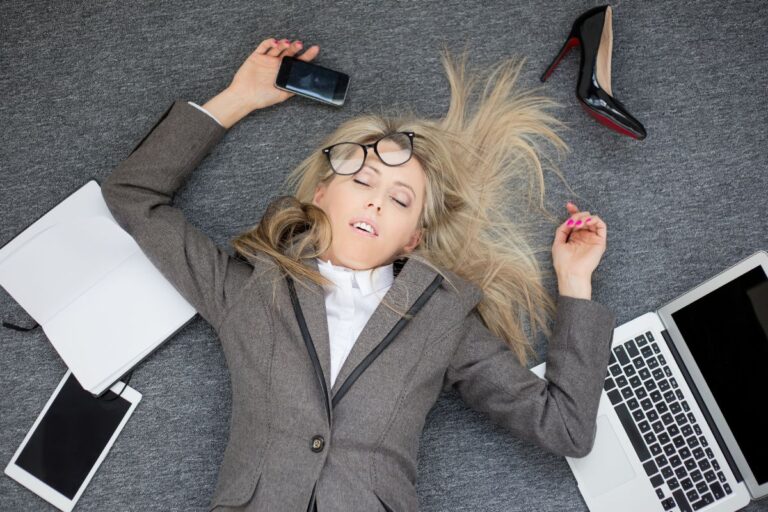 Sintomas de derrame cerebral por estresse: mulheres jovens são as mais vulneráveis 8 sintomas de derrame cerebral por estresse.