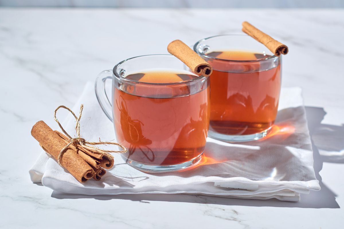 Quem tem pressão alta pode tomar chá de canela? Entenda quais os riscos envolvidos 1 Quem tem pressão alta pode tomar chá de canela.