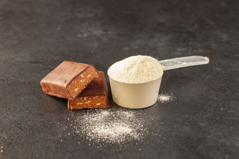 Alimentos processados com proteína extra.