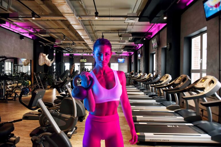 Efeitos da iluminação no treino: Treinar sob luz forte faz mal para o coração? Estudo revela 7 Efeitos da iluminação no treino.