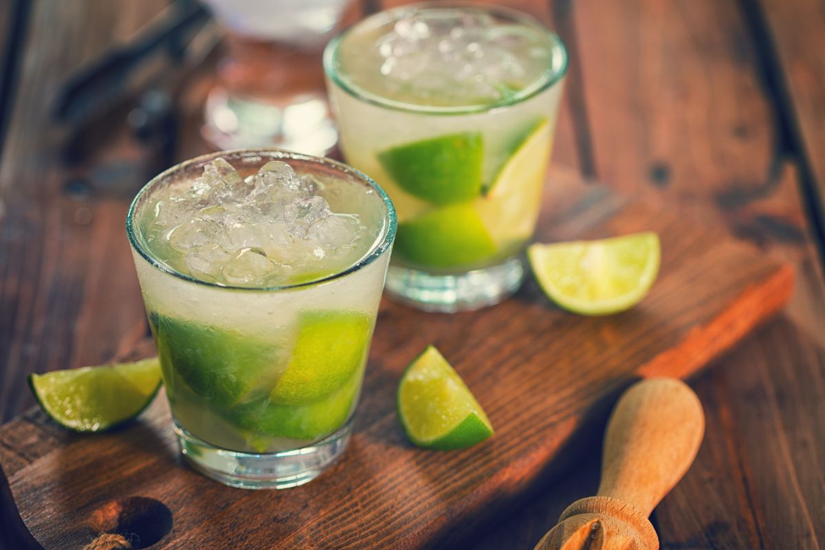 Caipirinha de limão sem álcool: bebida refrescante, saudável e deliciosa 1 caipirinha de limão sem álcool