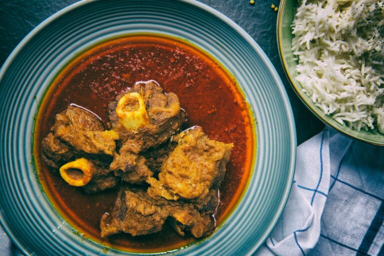 Carne de bode é remoso? Descubra se ela faz mal em casos de inflamação ou cirurgia 1 carne de bode cozida em molho.