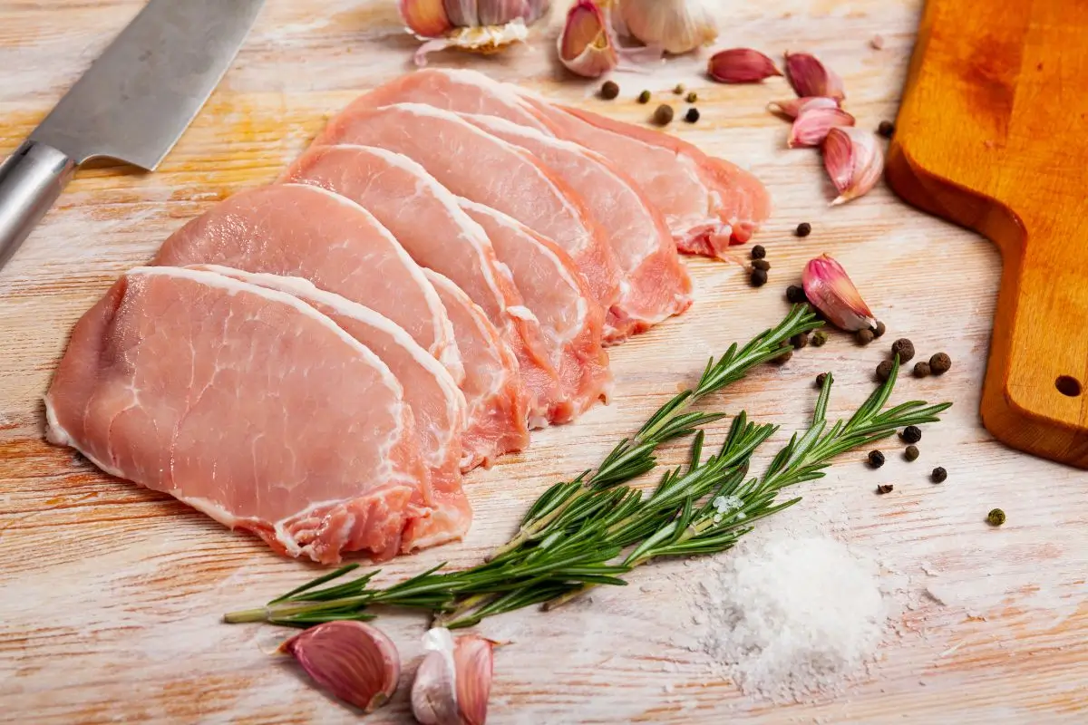 Carne de porco magra: 5 motivos para incluir na dieta (inclusive na terceira idade) 1 carne de porco magra.