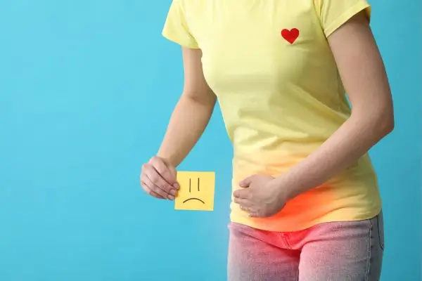 Chá para bexiga hiperativa: quais funcionam, como tomar e cuidados importantes 2 Mulher com bexiga hiperativa.