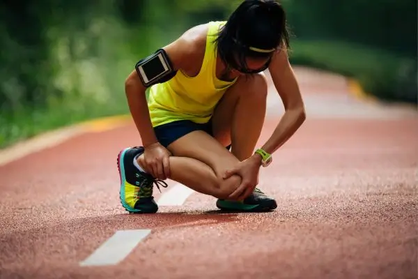 10 exercícios para fortalecer o joelho e aliviar dores sem sair de casa 2 exercícios para fortalecer o joelho.