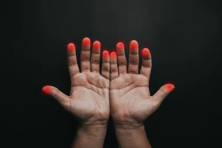 Formigamento na ponta dos dedos: o que pode ser e quando se preocupar 1 formigamento na ponta dos dedos;