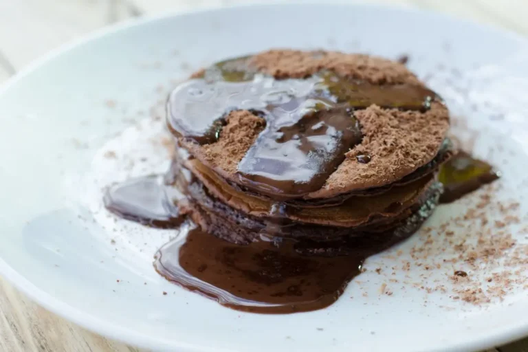 Panqueca de whey de chocolate: receita fitness e deliciosa para o café da manhã 5 panqueca de whey.