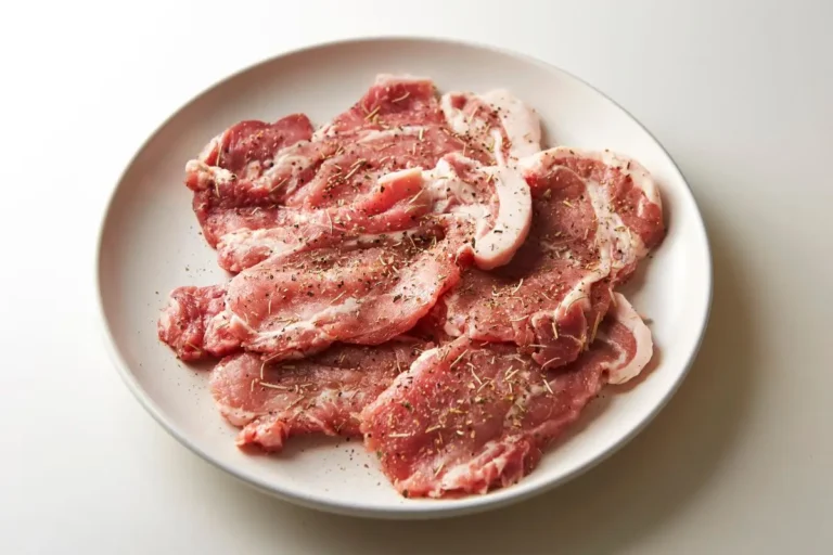 Carne crua temperada.