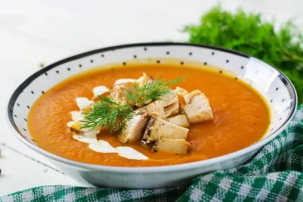 Sopa de abóbora com frango: receita deliciosa, saudável e pronta em 40 minutos 2 sopa de abobora com frango.