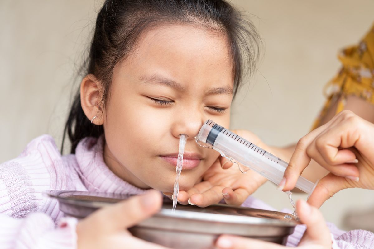 Lavagem nasal pode ir para o pulmão? Entenda os riscos e saiba como evitar problemas 1 Lavagem nasal pode ir para o pulmão.