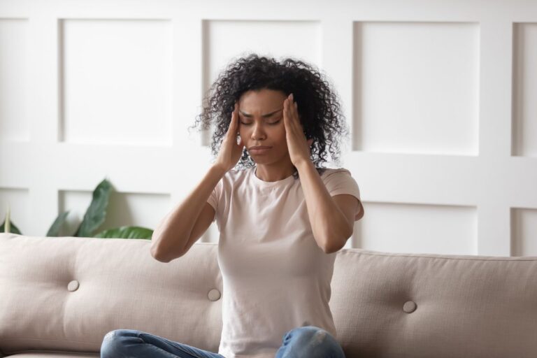Sintomas de enxaqueca: como identificar, quando se preocupar e o que fazer 3 Sintomas de enxaqueca.