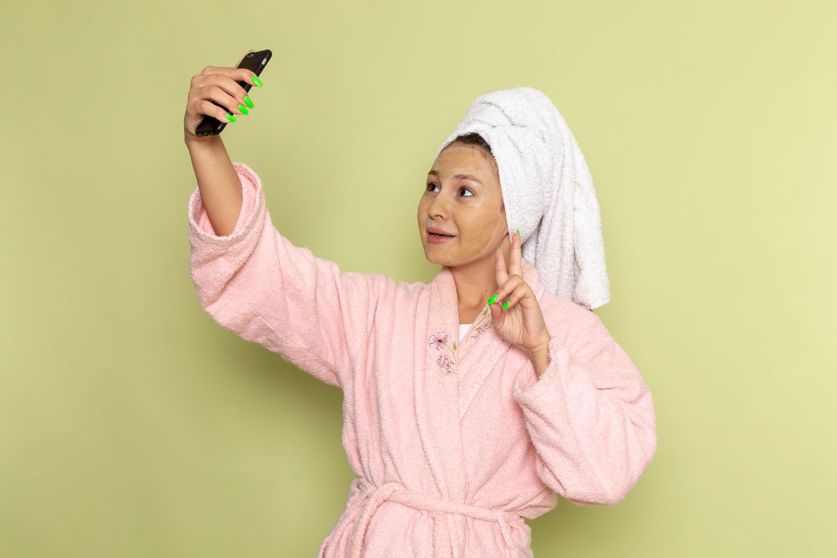 Skincare para adolescentes no TikTok? Caia fora dessa furada 1 skincare para adolescente.
